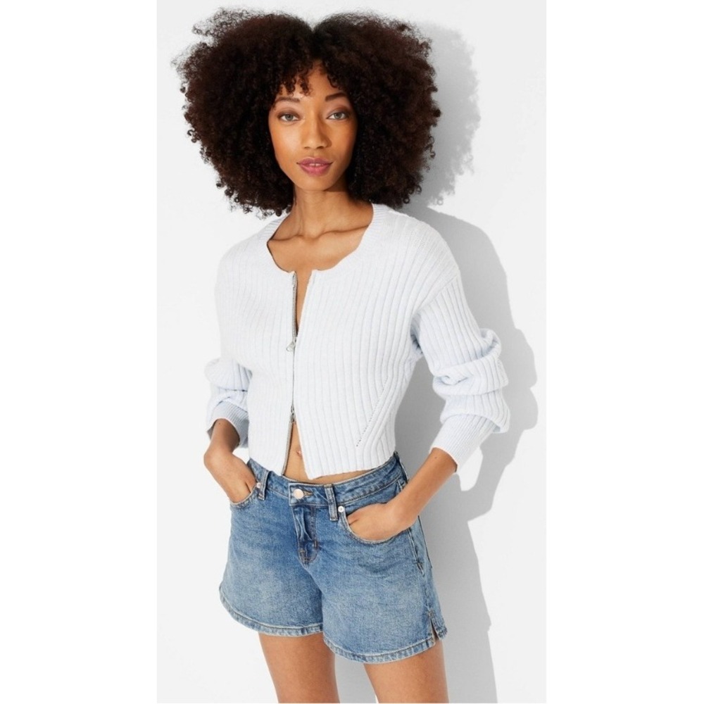 Wild Fable Mid-Rise Midi Denim Shorts Size 00 Blue Wash Distressed NWT